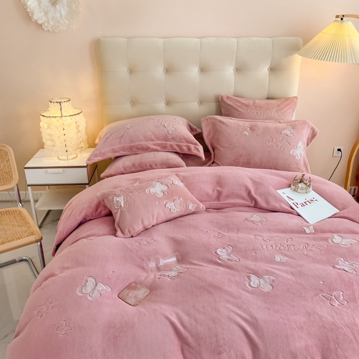 91家纺网 家纺一手货源 找家纺 星尚 2021新款A类进口牛奶绒加厚水晶绒绣花四件套 蝴蝶仙子-豆沙