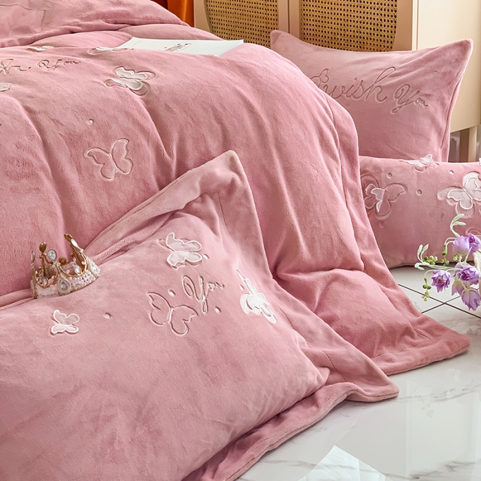 91家纺网 家纺一手货源 找家纺 星尚 2021新款A类进口牛奶绒加厚水晶绒绣花四件套 蝴蝶仙子-豆沙