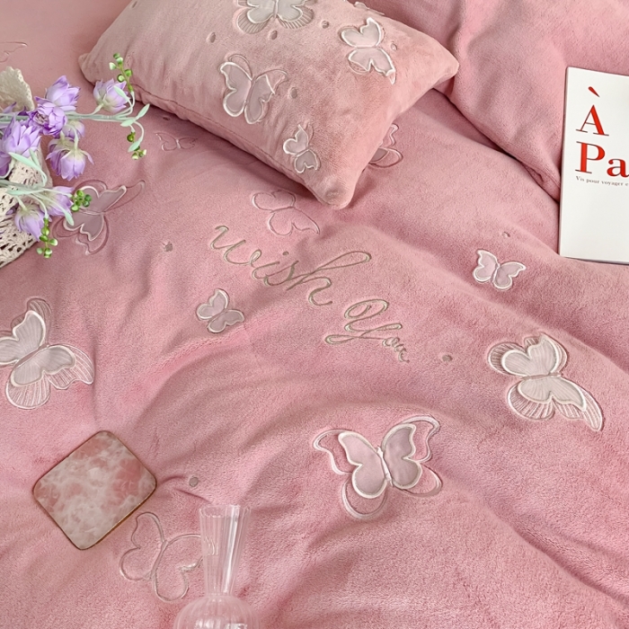 91家纺网 家纺一手货源 找家纺 星尚 2021新款A类进口牛奶绒加厚水晶绒绣花四件套 蝴蝶仙子-豆沙