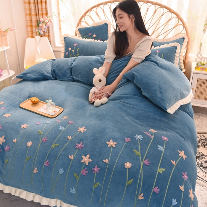 91家纺网 家纺一手货源 找家纺 狂想家 2025高克重牛奶绒四件套秘密花园系列 蓝色