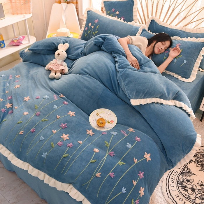 91家纺网 家纺一手货源 找家纺 狂想家 2025高克重牛奶绒四件套秘密花园系列 蓝色