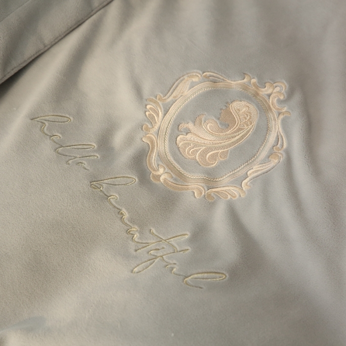 91家纺网 家纺一手货源 找家纺 榻尚家居 2021新款清新柔暖绒四件套茱莉系列 茱莉灰