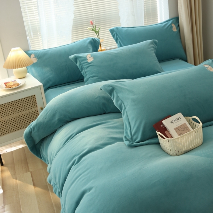 91家纺网 家纺一手货源 找家纺 榻尚家居 2021新款清新柔暖绒四件套茱莉系列 茱莉蓝