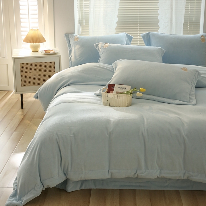 91家纺网 家纺一手货源 找家纺 榻尚家居 2021新款清新柔暖绒四件套茱莉系列 茱莉浅兰