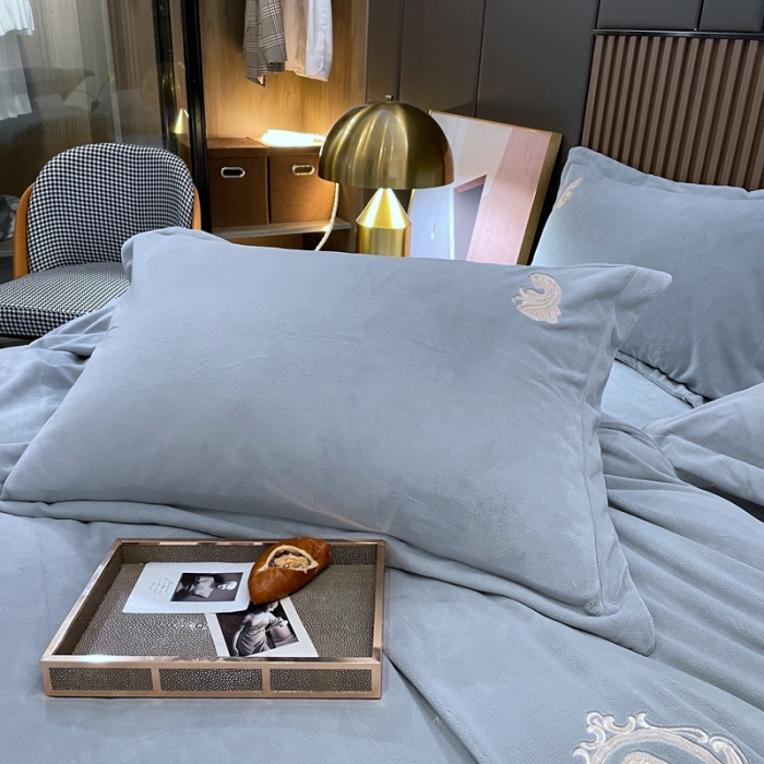 91家纺网 家纺一手货源 找家纺 榻尚家居 2021新款柔暖绒四件套茱莉系列 茱莉灰