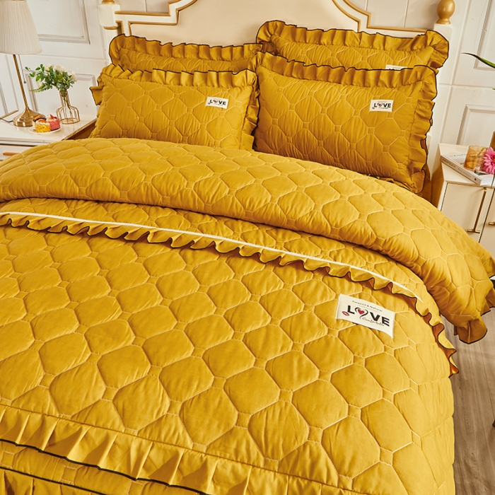 91家纺网 家纺一手货源 找家纺 艾裙海 2025新款床裙款全夹棉四件套 姜黄