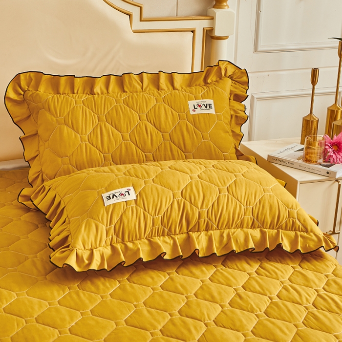 91家纺网 家纺一手货源 找家纺 艾裙海 2025新款床裙款全夹棉四件套 姜黄