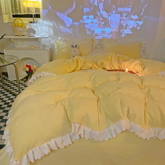 91家纺网 家纺一手货源 找家纺 千朵 2021新款法莱绒加厚牛奶绒四件套 米月黄