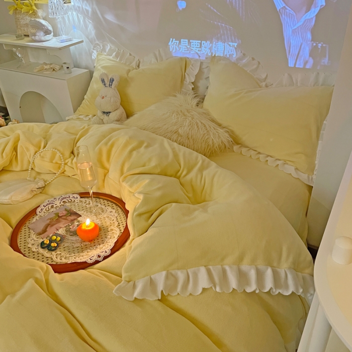91家纺网 家纺一手货源 找家纺 千朵 2021新款法莱绒加厚牛奶绒四件套 米月黄