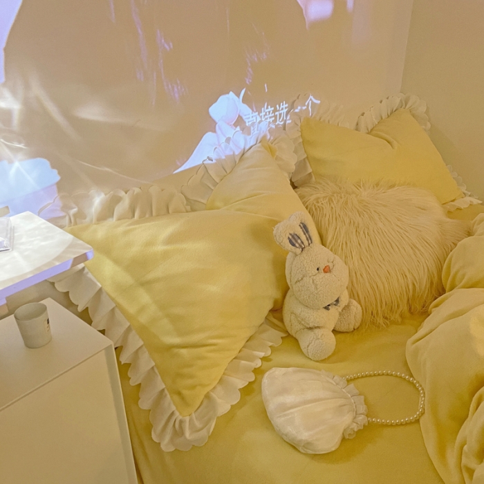 91家纺网 家纺一手货源 找家纺 千朵 2021新款法莱绒加厚牛奶绒四件套 米月黄