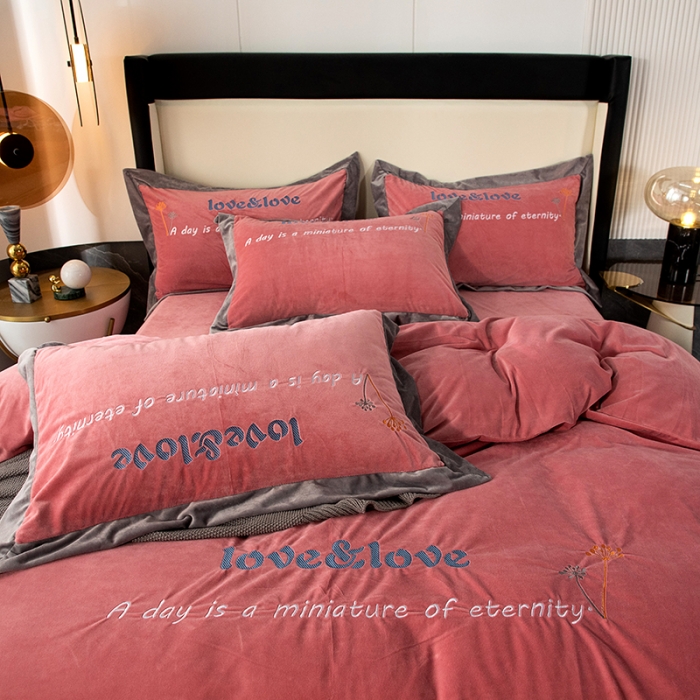 91家纺网 家纺一手货源 找家纺 摩卡 2021新品高端刺绣德芙绒保暖四件套 凡尔赛-豆沙