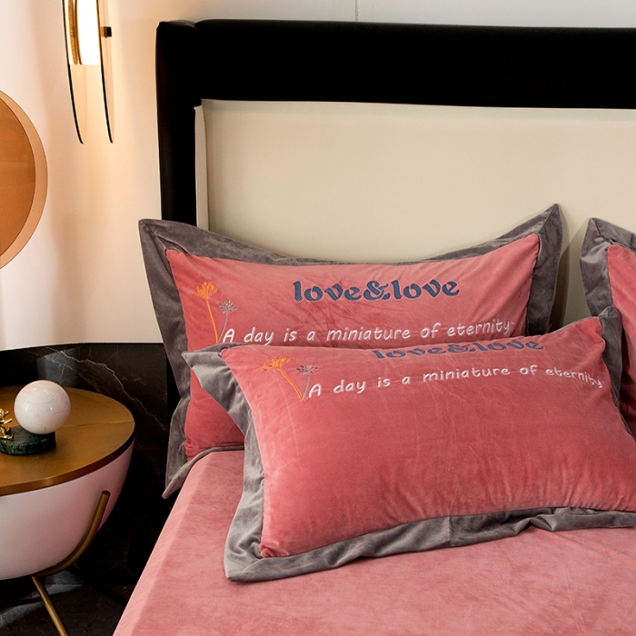 91家纺网 家纺一手货源 找家纺 摩卡 2021新品高端刺绣德芙绒保暖四件套 凡尔赛-豆沙