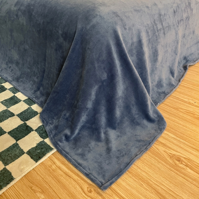 91家纺网 家纺一手货源 找家纺 千朵 2021新款法莱绒加厚牛奶绒四件套 月光蓝