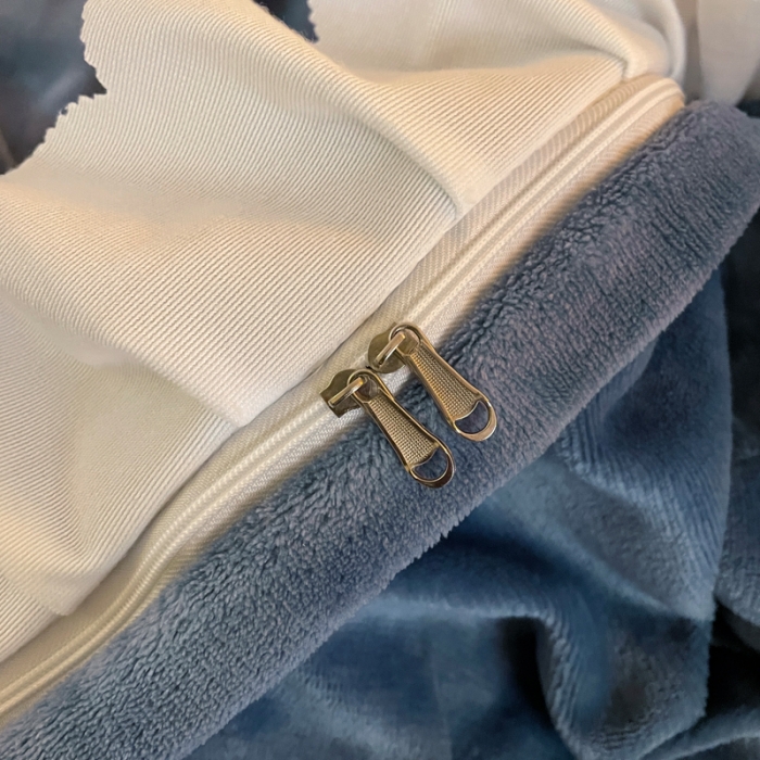 91家纺网 家纺一手货源 找家纺 千朵 2021新款法莱绒加厚牛奶绒四件套 月光蓝