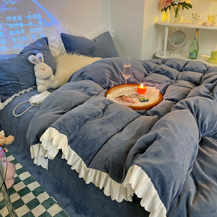 91家纺网 家纺一手货源 找家纺 千朵 2021新款法莱绒加厚牛奶绒四件套 月光蓝