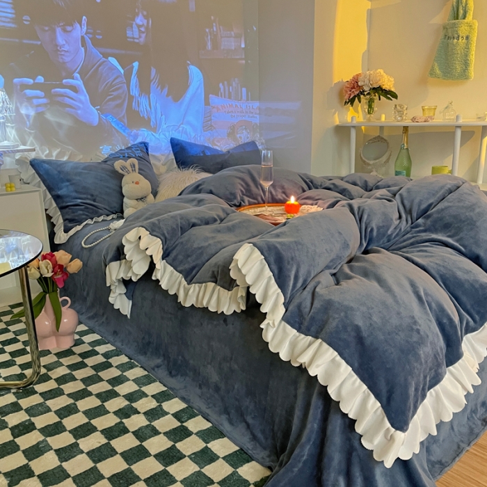 91家纺网 家纺一手货源 找家纺 千朵 2021新款法莱绒加厚牛奶绒四件套 月光蓝