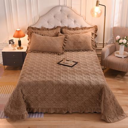 91家纺网 家纺一手货源 找家纺 （总）甜之梦 2025新款纯色全棉夹棉防滑花边款床盖