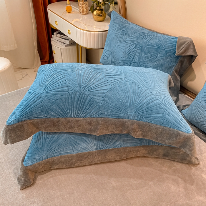 91家纺网 家纺一手货源 找家纺 吾秀 2021秋冬新款银杏雕花绒四件套 杏叶蓝