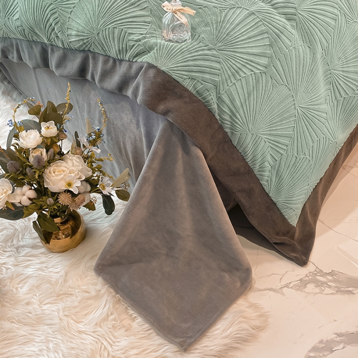 91家纺网 家纺一手货源 找家纺 吾秀 2021秋冬新款银杏雕花绒四件套 杏叶绿