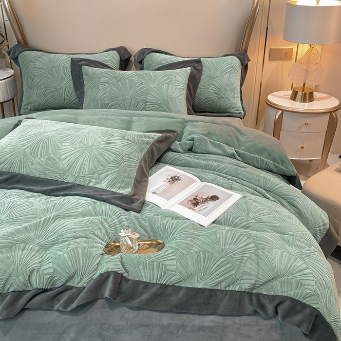 91家纺网 家纺一手货源 找家纺 吾秀 2021秋冬新款银杏雕花绒四件套 杏叶绿