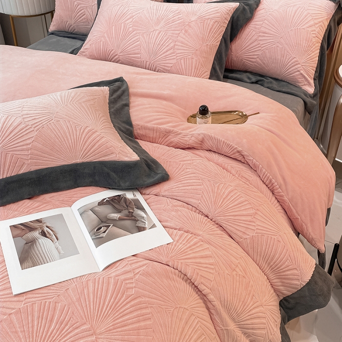 91家纺网 家纺一手货源 找家纺 吾秀 2021秋冬新款银杏雕花绒四件套 杏叶玉