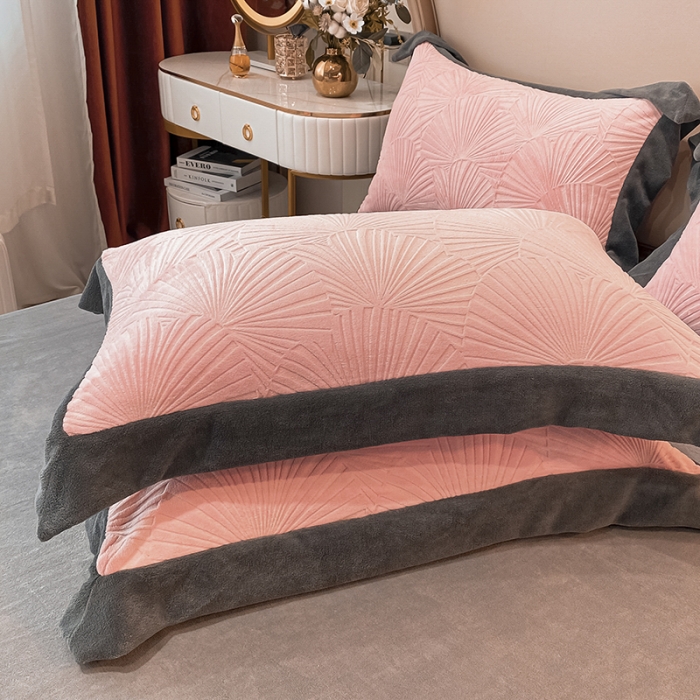 91家纺网 家纺一手货源 找家纺 吾秀 2021秋冬新款银杏雕花绒四件套 杏叶玉