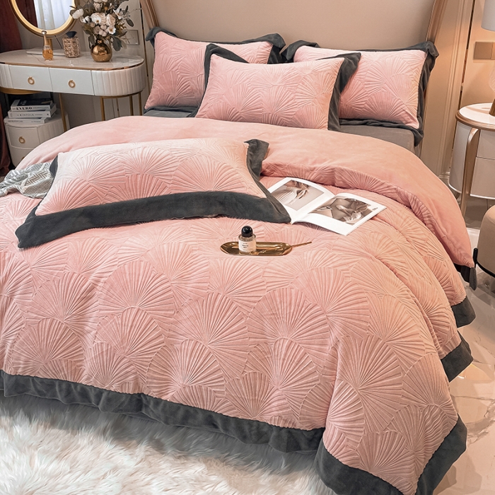 91家纺网 家纺一手货源 找家纺 吾秀 2021秋冬新款银杏雕花绒四件套 杏叶玉