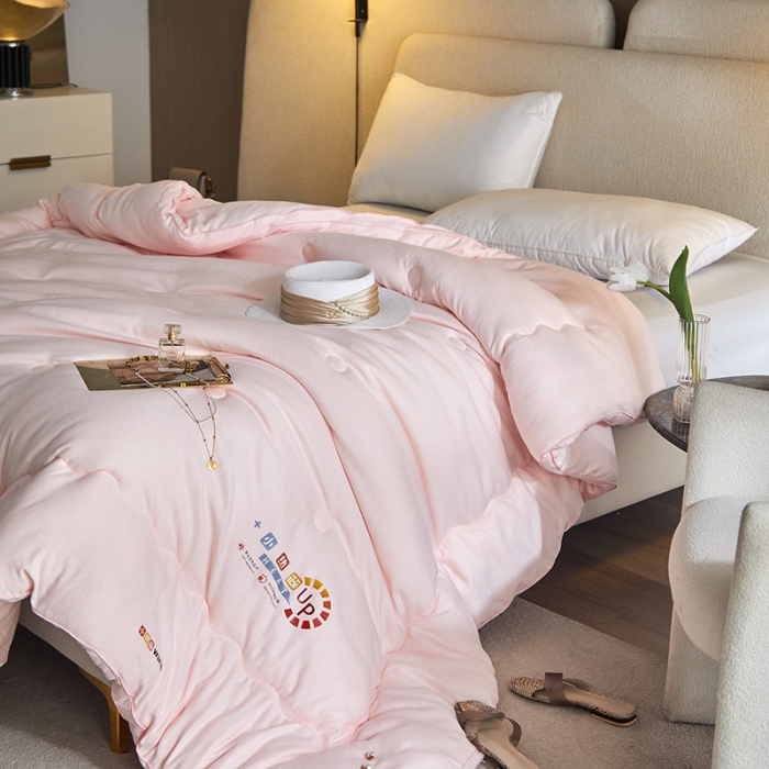 91家纺网 家纺一手货源 找家纺 总 芯恋2025新款小热芯发热功能立体20%大豆纤维被芯冬被