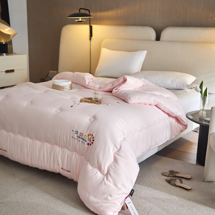 91家纺网 家纺一手货源 找家纺 芯恋2025新款小热芯发热功能立体20%大豆纤维被芯冬被 玉