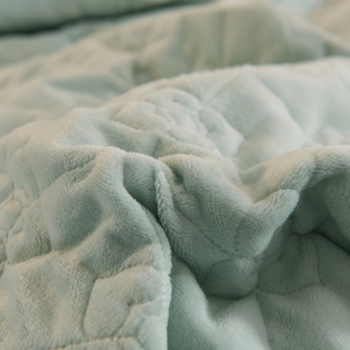 91家纺网 家纺一手货源 找家纺 甜之梦 2025新款牛奶绒夹棉纯色单被套 嫩绿