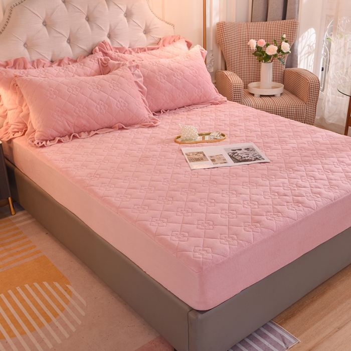 91家纺网 家纺一手货源 找家纺 甜之梦 2025新款牛奶绒夹棉防滑纯色床笠 淡粉