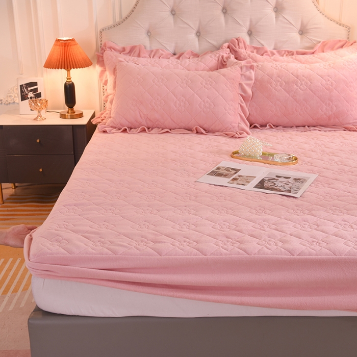 91家纺网 家纺一手货源 找家纺 甜之梦 2025新款牛奶绒夹棉防滑纯色床笠 淡粉