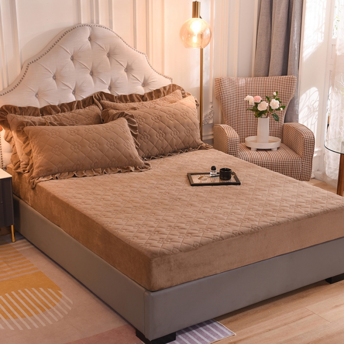 91家纺网 家纺一手货源 找家纺 甜之梦 2025新款牛奶绒夹棉防滑纯色床笠 奶茶咖