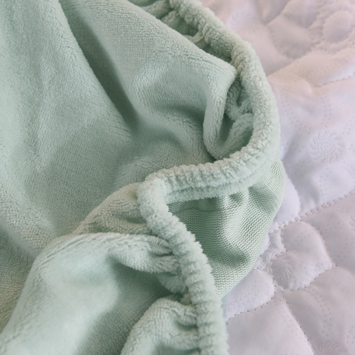 91家纺网 家纺一手货源 找家纺 甜之梦 2025新款牛奶绒夹棉防滑纯色床笠 嫩绿