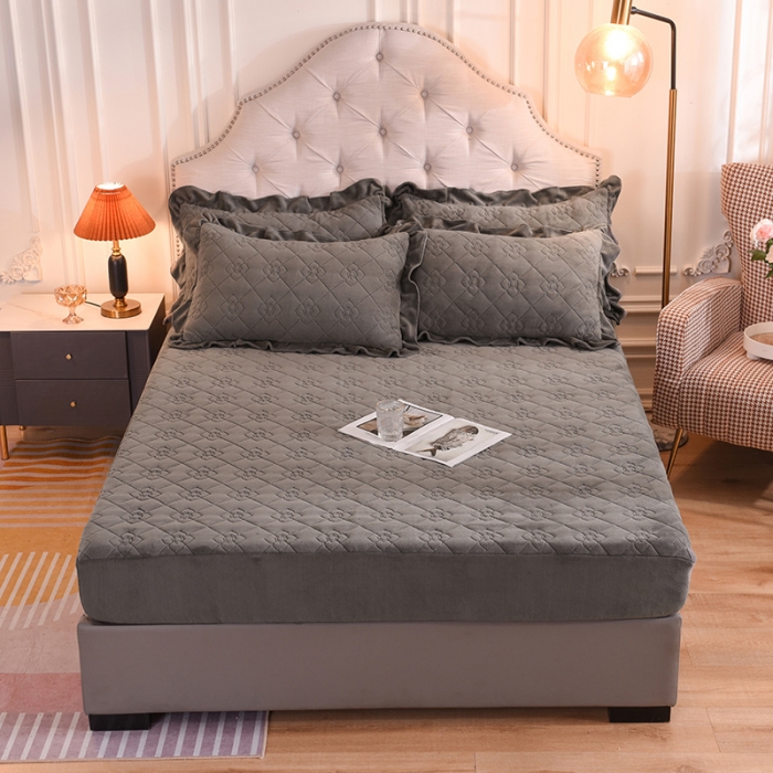 91家纺网 家纺一手货源 找家纺 甜之梦 2025新款牛奶绒夹棉防滑纯色床笠 深灰