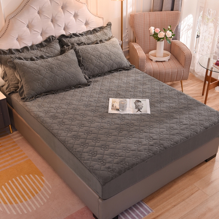 91家纺网 家纺一手货源 找家纺 甜之梦 2025新款牛奶绒夹棉防滑纯色床笠 深灰