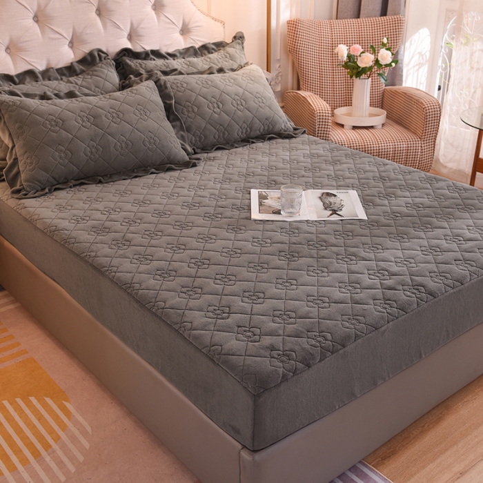 91家纺网 家纺一手货源 找家纺 甜之梦 2025新款牛奶绒夹棉防滑纯色床笠 深灰