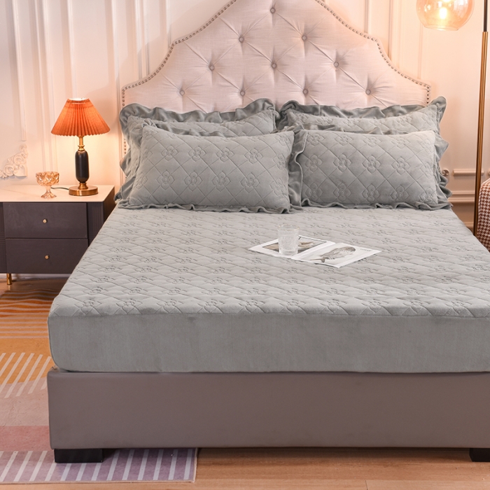 91家纺网 家纺一手货源 找家纺 甜之梦 2025新款牛奶绒夹棉防滑纯色床笠 银灰