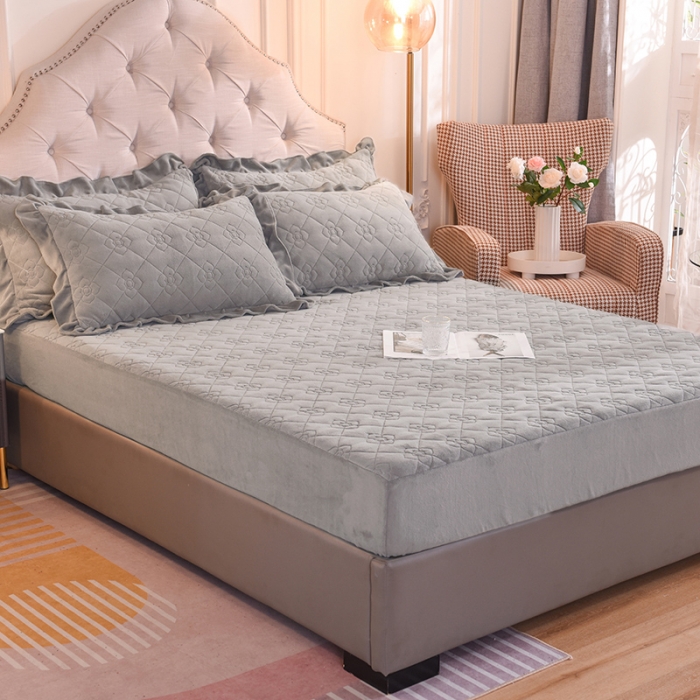 91家纺网 家纺一手货源 找家纺 甜之梦 2025新款牛奶绒夹棉防滑纯色床笠 银灰