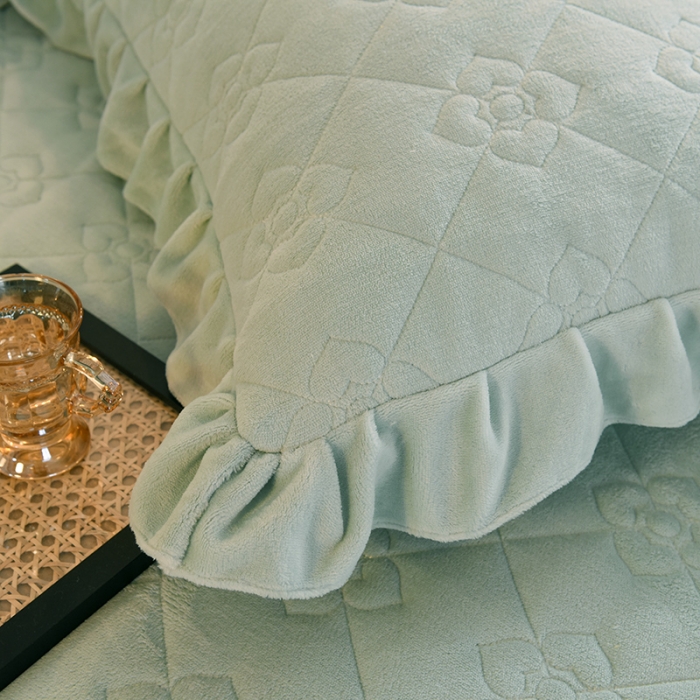 91家纺网 家纺一手货源 找家纺 甜之梦 2025新款牛奶绒夹棉纯色枕套48*74cm 嫩绿