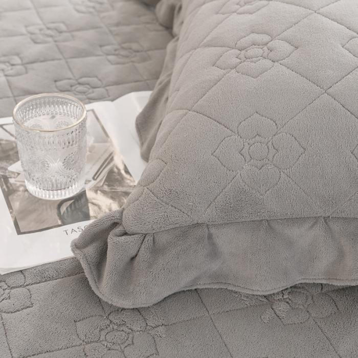 91家纺网 家纺一手货源 找家纺 甜之梦 2025新款牛奶绒夹棉纯色枕套48*74cm 银灰