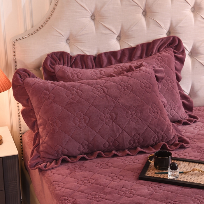 91家纺网 家纺一手货源 找家纺 甜之梦 2025新款牛奶绒夹棉纯色枕套48*74cm 紫豆沙