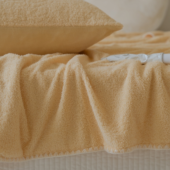 91家纺网 家纺一手货源 找家纺 洋铭区 2021新款芝士系列毯子 芝士黄1