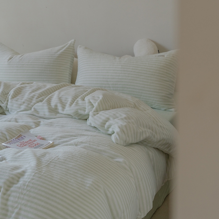 91家纺网 家纺一手货源 找家纺 洋铭区 2021新款ab版牛奶绒布丁绒四件套 布丁绿