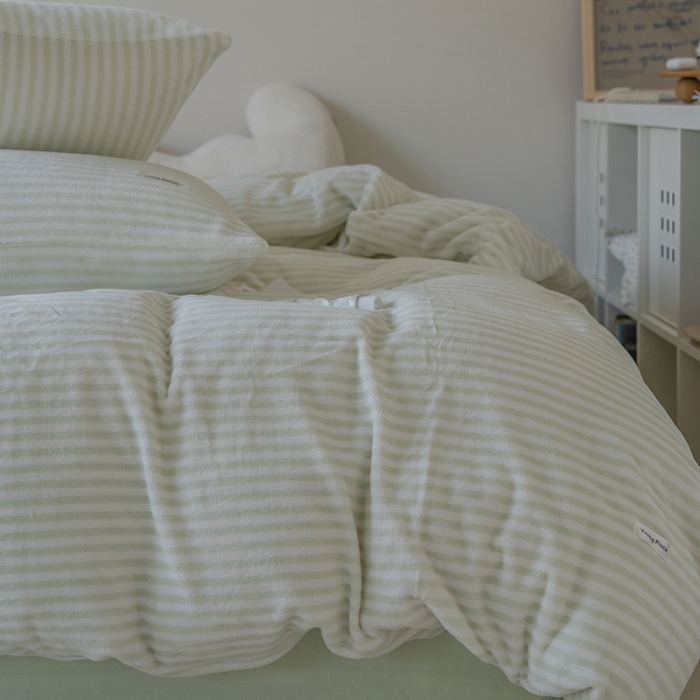 91家纺网 家纺一手货源 找家纺 洋铭区 2021新款ab版牛奶绒布丁绒四件套 布丁绿