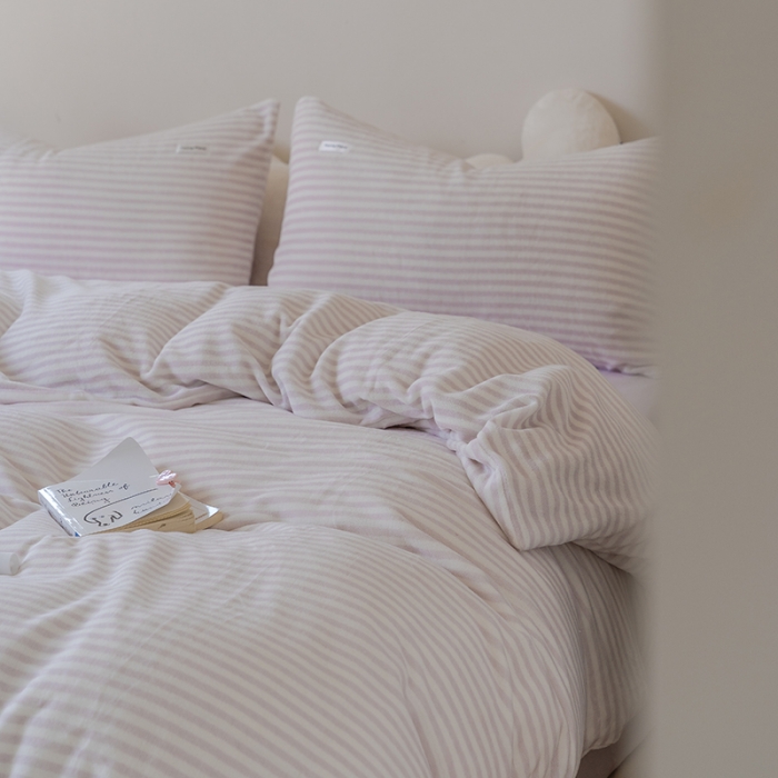 91家纺网 家纺一手货源 找家纺 洋铭区 2021新款ab版牛奶绒布丁绒四件套 布丁紫