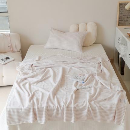 91家纺网 家纺一手货源 找家纺 洋铭区 2021新款牛奶绒彩虹条毯子系列 彩虹紫