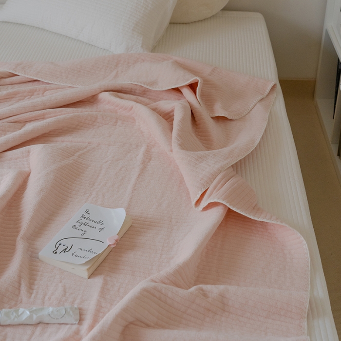 91家纺网 家纺一手货源 找家纺 （总）洋铭区 2021新款牛奶绒绗缝夹棉毯子系列