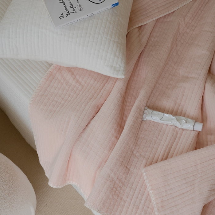 91家纺网 家纺一手货源 找家纺 （总）洋铭区 2021新款牛奶绒绗缝夹棉毯子系列