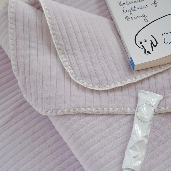 91家纺网 家纺一手货源 找家纺 洋铭区 2021新款牛奶绒绗缝夹棉毯子系列 桃紫